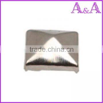 Metal prong ring snap button