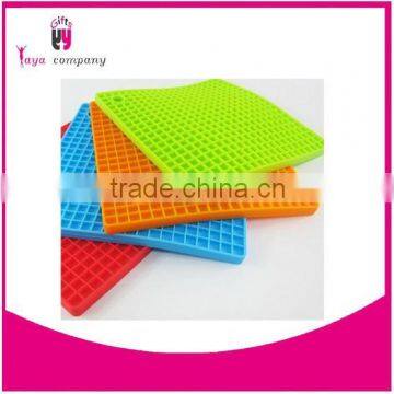 square shaped honey comb silicone mats