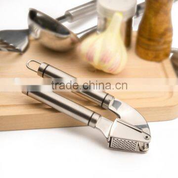 Garlic Press and Mincer, Free Cleaning Brush, 18/10 Anti Rust Stainless Steel