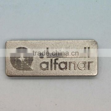 Customized oblong plated silver with stamping logo nameplate