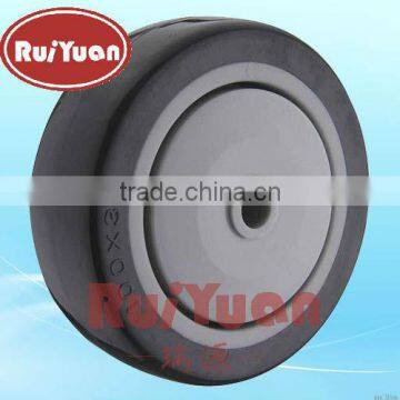 Medium duty polyurethane wheels