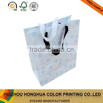 Wholesale custom packaging paper bags paper gift bags with handles