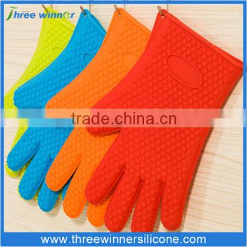 Cheap silicone glove with five fingers heat and slip resistant oven gloves