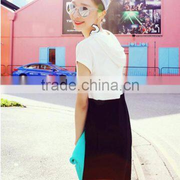 A White Dress With Short Sleeves photo-3