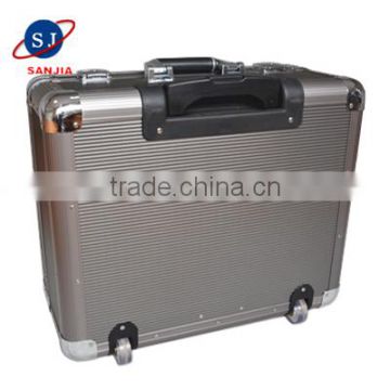 Aluminum Carrying Case with Wheels