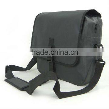 high quality waterproof shoulder sling bag for 14' laptop