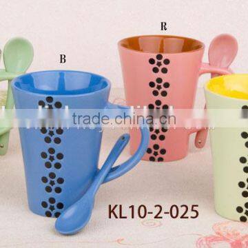 Elegent design ceramic cafe mug with spoon