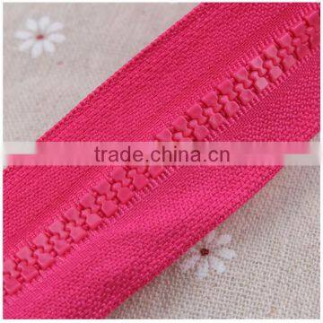 Fashion High Quality Plastic Zipper in Shenzhen photo-2
