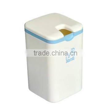 square plastic litter storage bin