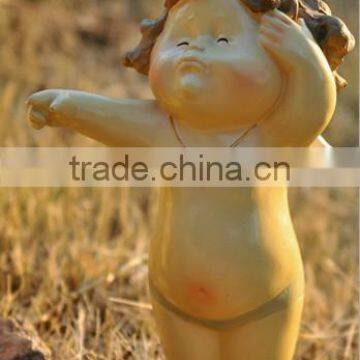 Angry nude child statue unique cartoon baby angel boy souvenirs for sale