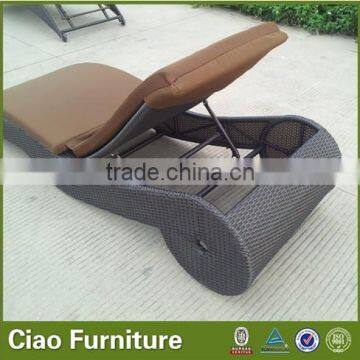 Modern Design Outdoor Furniture Synthetic Rattan Chaise Lounge With Wheel photo-5