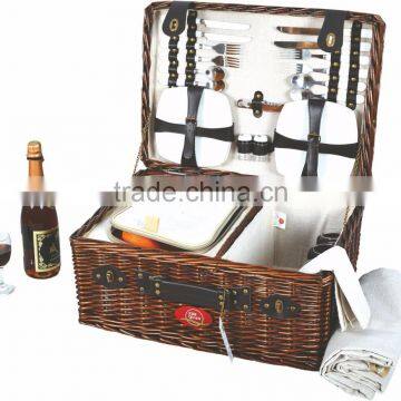 Wholesale Willow Picnic Basket Wicker for 4 Person With Cooler Bag Salt/pepper Shaker photo-5