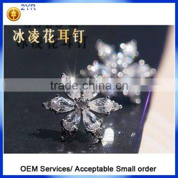 Wholesale 925 Sterling Silver Earring, Women Stud Earrings, White Cubic Zirconia Iced Flower Stud Earring photo-3
