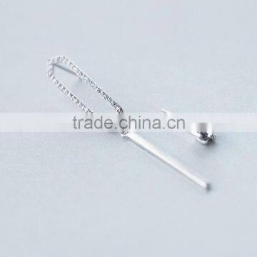 F20063N Silver Irregular Geometric Shape Diamond Earring photo-3