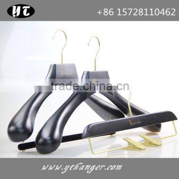 high end custom wooden hanger wide shoulder wooden hanger for suits