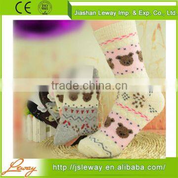 New Style wholesale custom pink wool socks patterned anti-slip heavy wool socks