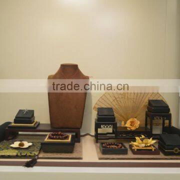 2015 newest antique jewelry window display for jade article promotion