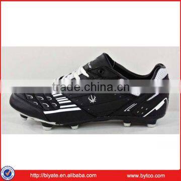 Lightweight soccer shoes