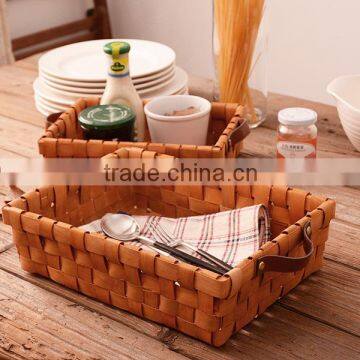 Woodchip storage basket tray