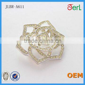 Wholesale Fashion elegant diamond flower shape bulk zinc metal brooch