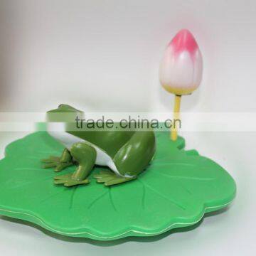 the frog on the lotus leaf HYZ038