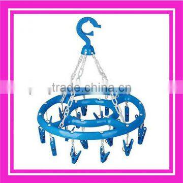 folding clothes hanger rack with clips