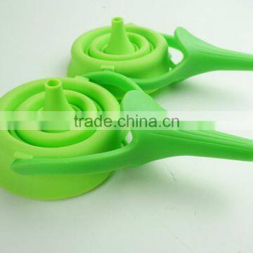 16126 Silicone Folding Funnel With pp Handle photo-4