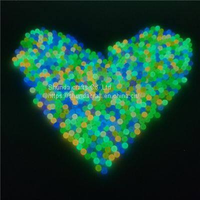 China 8mm Glow In The Dark DIY Kids Bracelet Bead Fluorescent Plastic Round Beads Luminous Straight Hole Bead Jewelry