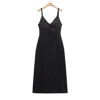Elegant women's temperament V-neck sleeveless mid length backless dress, small black dress