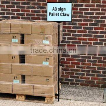 Display of POS Material for Products Displayed on Pallets photo-2