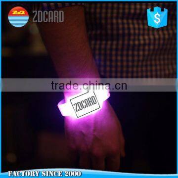 Cheap custom design Wristband remote controlled led bracelet