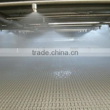 Good material inversing conveor spray sterilizing machine