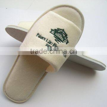 2016 Soft Feeling Wholesale White Velour Embroidery Cheap Hotel Slipper photo-6