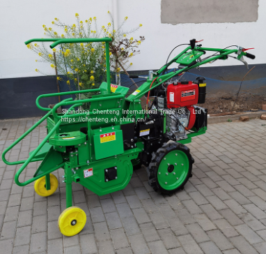 Agricultural garden machinery Pushing corn harvester Gasoline diesel powered agricultural corn harvester