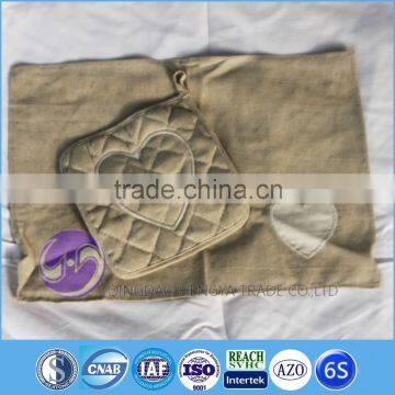 Qingdao Shandong wholesale linen pot holder and towels set