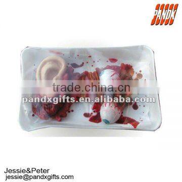 LIFE SIZE HALLOWEEN LATEX BLOODY EAR AND EYES WITH DISHWARE/HALLOWEEN DECORATION