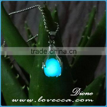 How Cool!! Glowing Magic Heart Locket Stone Pendants Lights Up In The Dark photo-2