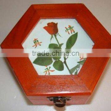 Fashinable Wooden Dressing Case