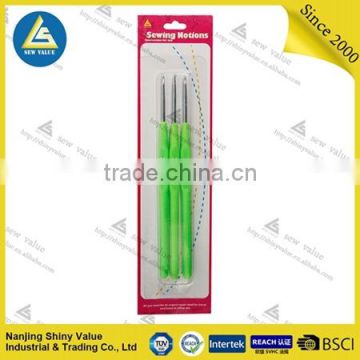 3 pack blister card green color Plastic handle iron crochet hook