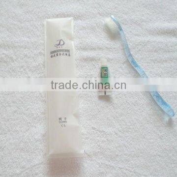 disposable hotel amenity set