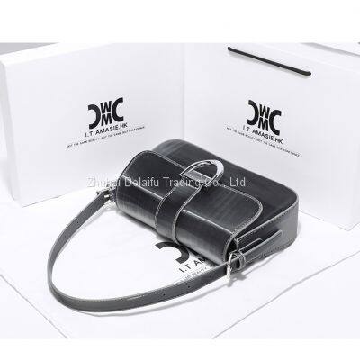 Amazon Hot-selling High-end Niche Design Lady's Underarm Bag photo-2