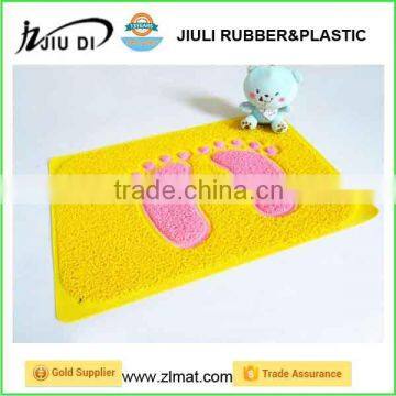 Anti-slip little foot printed pvc coil bath mat