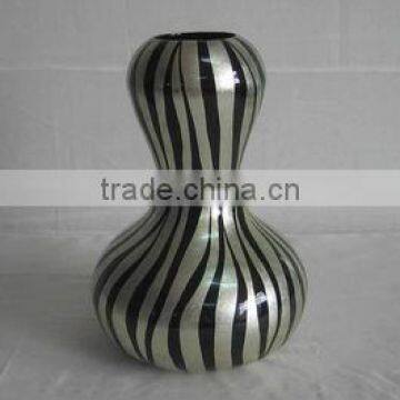 An Unique Design: A 9/16xH37cm Beautiful Vietnam Lacquer Flower Vase