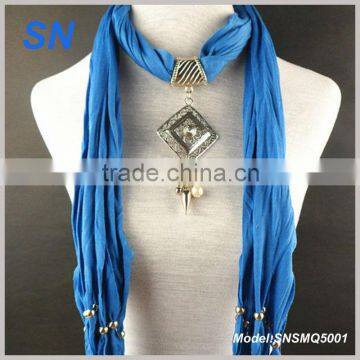 Latest fashion design macrame pendant scarf