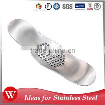 High Quality Food Grade Durable Garlic Press Stainless Steel photo-3