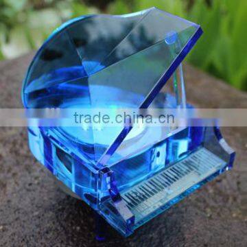 Manufacturer Price in Discount Decoration Glass Blue Transparent Crystal Piano Music Box