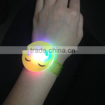 2016 Fashion Custom Soft Emoji LED Flashing Bracelet