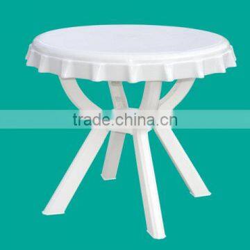 Plastic round table