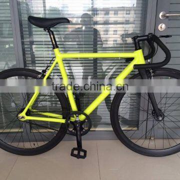 Aluminum fixed gear bike with carbon fork