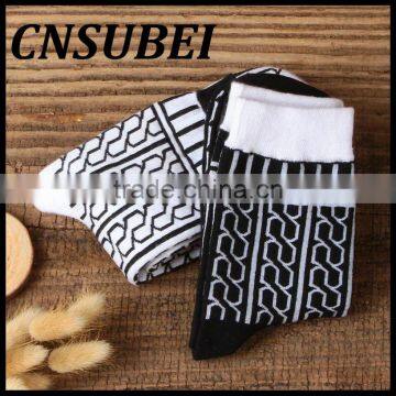 Autumn and Winter Men Black and White Chain Pattern Personality Cotton Tube Socks photo-2